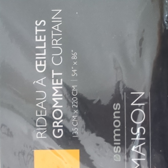 Grommet Curtain from Simons (1 panel) - Picture 2 of 5